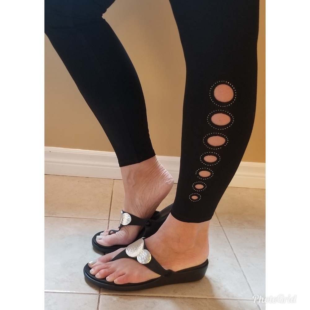 Black leggings
